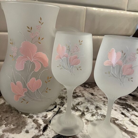 Vintage 1980s Pink Iris Italian Satin Frosted Glass Pitcher, 2 Wine & 3 Tumblers - Picture 14 of 15